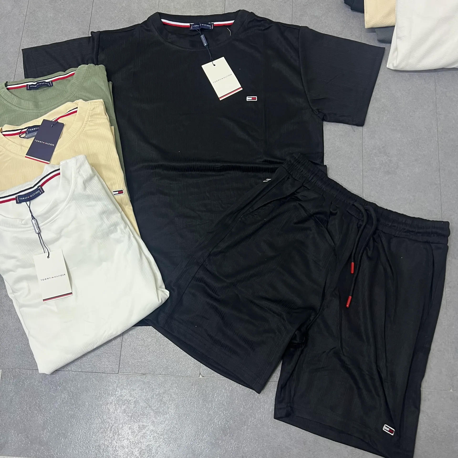(DOCENA) CONJUNTO OLD MONEY - TOMMY HILFIGER