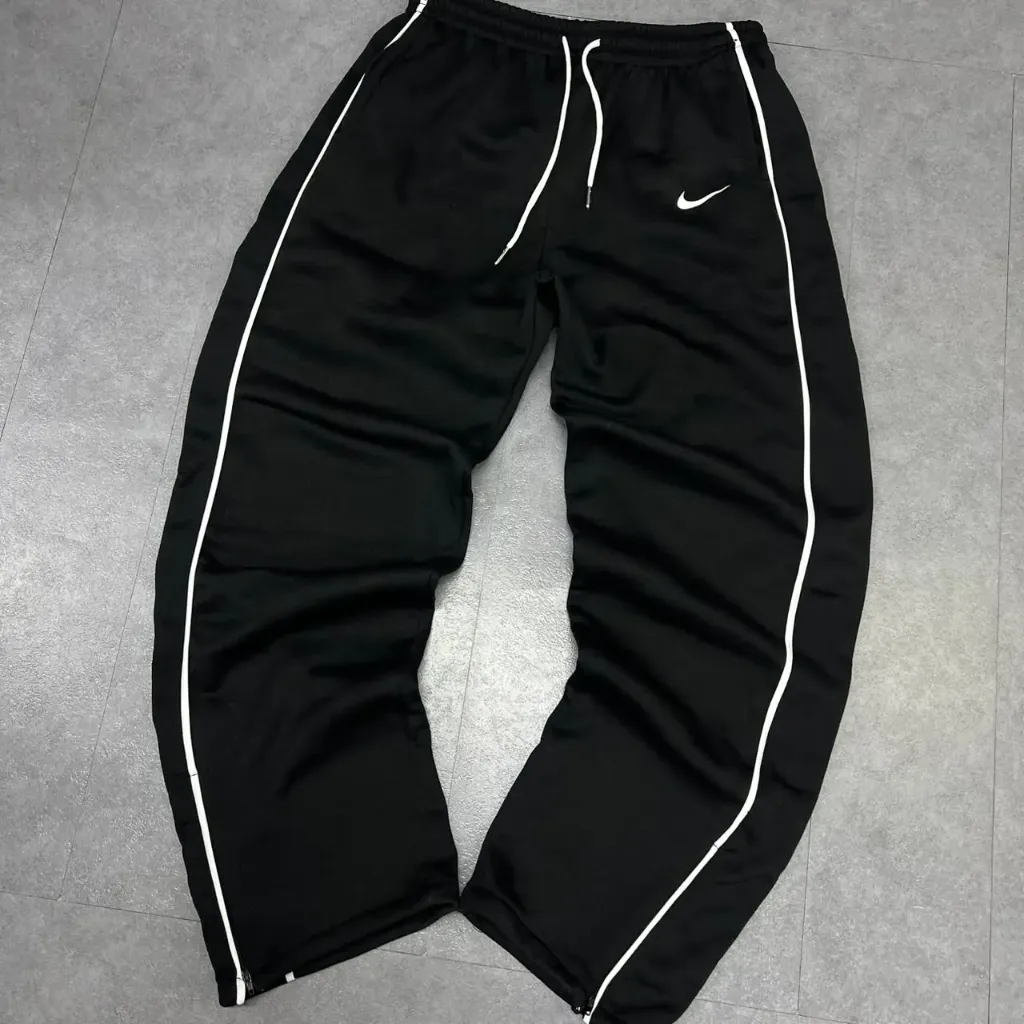 MONO BAGGY TRACK PANT (NEGRO)